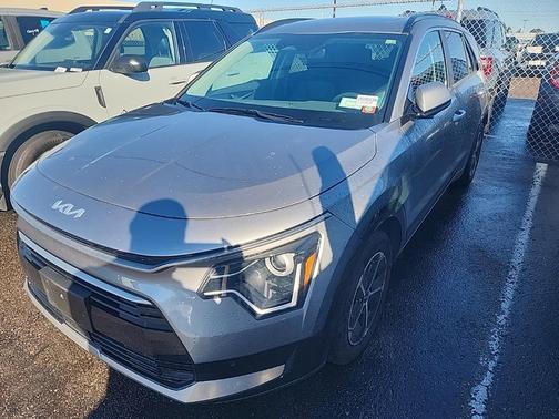 2023 Kia Niro SX