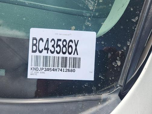 Clear White 2017 Kia Soul +