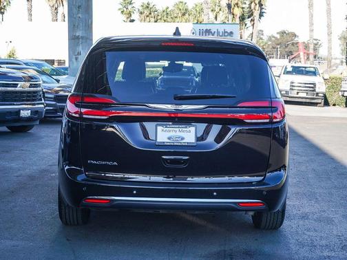 2024 Chrysler Pacifica Touring-L