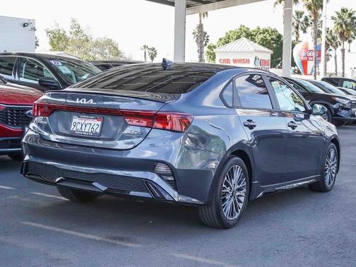 2023 Kia Forte GT-Line