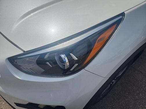 Snow White Pearl 2022 Kia Niro Plug-In Hybrid EX Premium