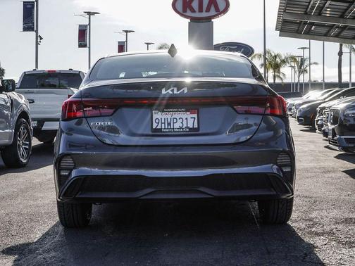 Gravity Gray 2023 Kia Forte LXS