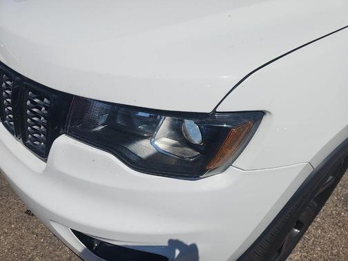 Bright White Clearcoat 2018 Jeep Grand Cherokee Upland