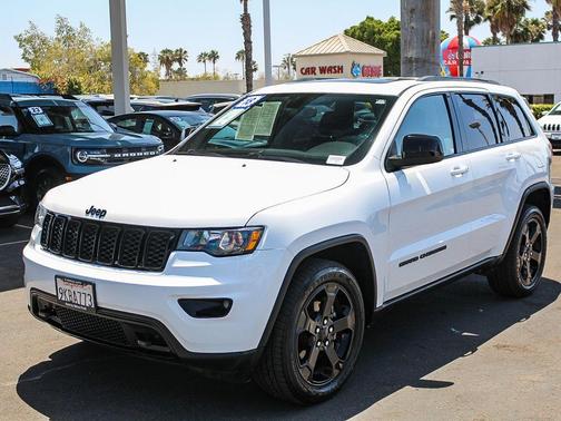 Bright White Clearcoat 2018 Jeep Grand Cherokee Upland