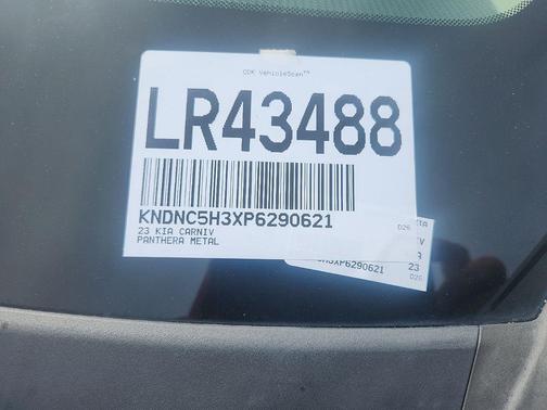 2023 Kia Carnival EX