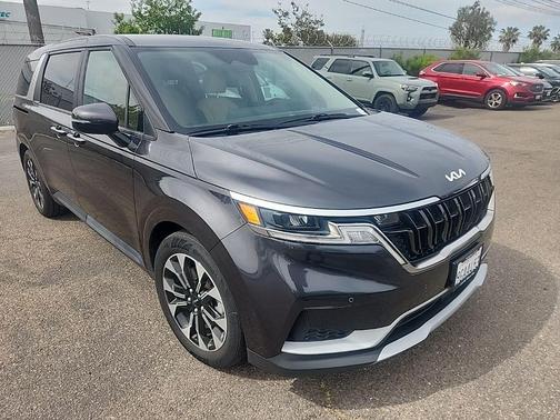 2023 Kia Carnival EX