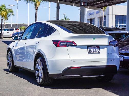 White 2022 Tesla Model Y Long Range