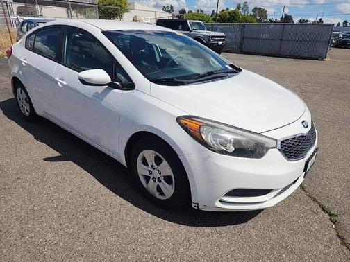 Clear White 2016 Kia Forte LX