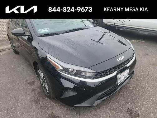 Aurora Black Pearl 2023 Kia Forte LXS