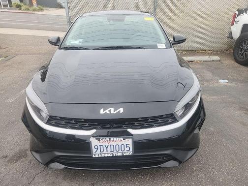 Aurora Black Pearl 2023 Kia Forte LXS