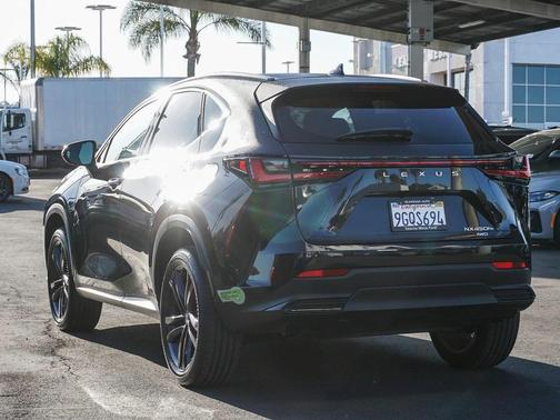 2024 Lexus NX 450h+ Luxury