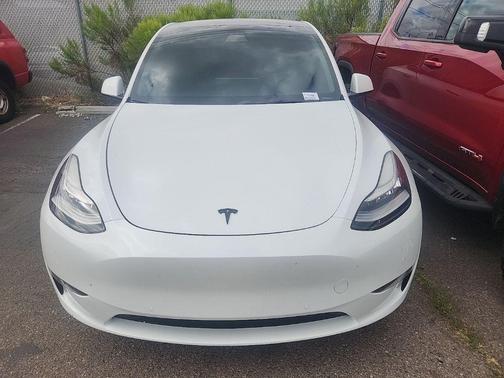 Pearl White Multi 2023 Tesla Model Y Long Range