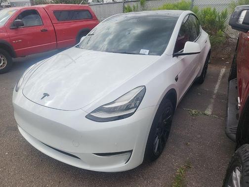 Pearl White Multi 2023 Tesla Model Y Long Range