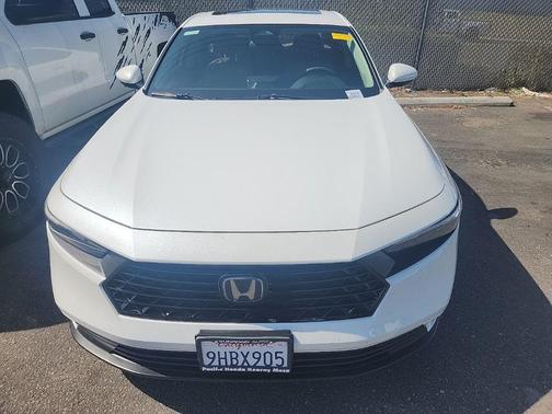 White 2023 Honda Accord EX