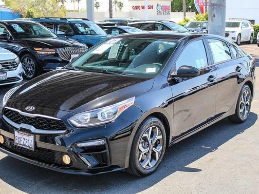 Aurora Black Pearl 2021 Kia Forte LXS