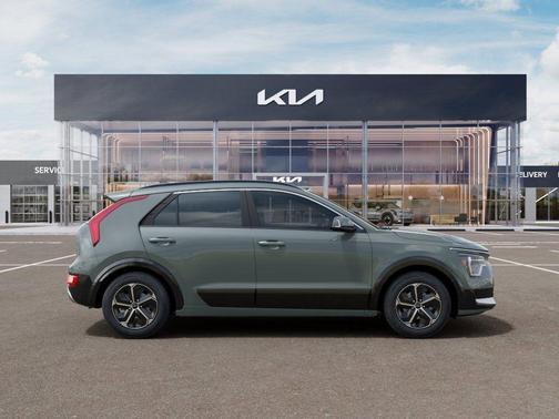 Green 2026 Kia Niro SX