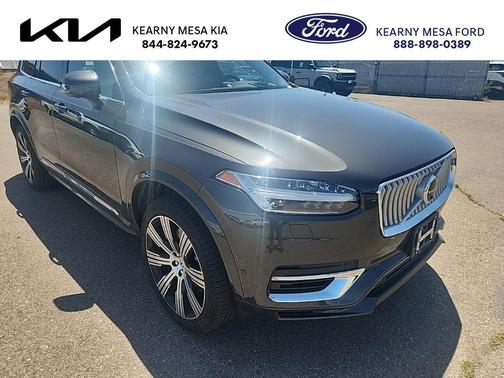 Platinum Gray Metallic 2024 Volvo XC90 Recharge Plug-In Hybrid T8 Ultimate 6-Seater