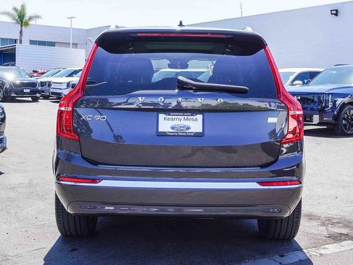 Platinum Gray Metallic 2024 Volvo XC90 Recharge Plug-In Hybrid T8 Ultimate 6-Seater