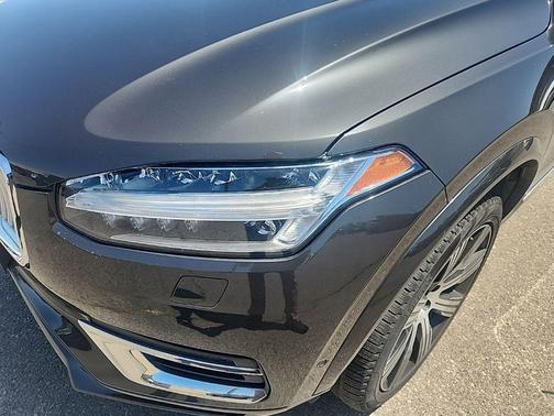 Platinum Gray Metallic 2024 Volvo XC90 Recharge Plug-In Hybrid T8 Ultimate 6-Seater