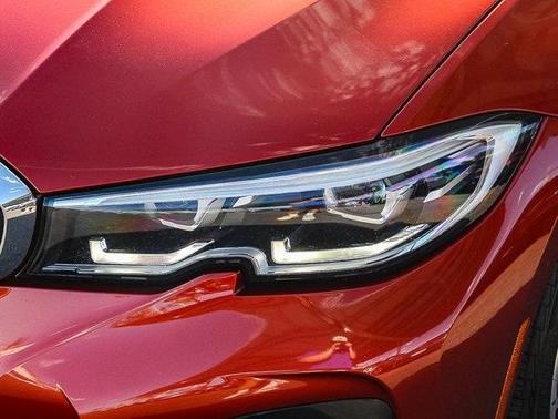 2019 BMW 330 i xDrive