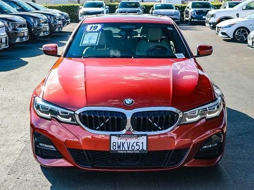 2019 BMW 330 i xDrive
