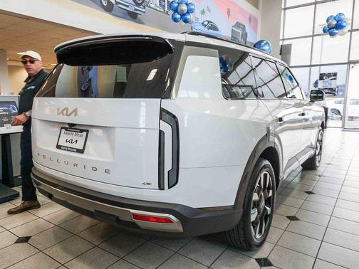 2027 Kia Telluride S