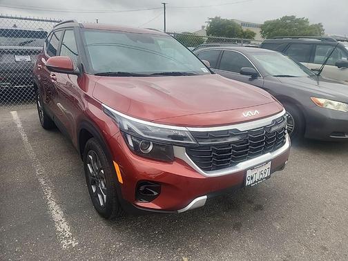 Mars Orange 2024 Kia Seltos S