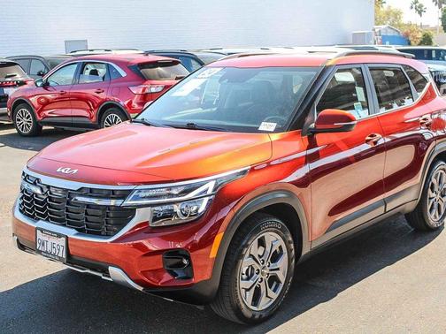Mars Orange 2024 Kia Seltos S