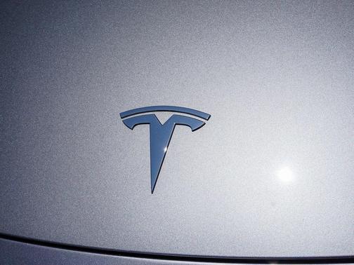 2024 Tesla Model Y Base