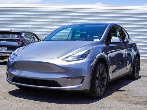 2024 Tesla Model Y Base
