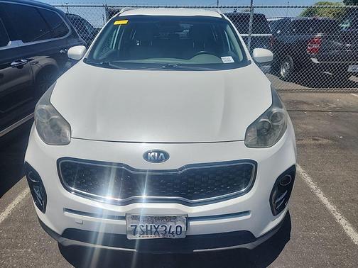 Snow White Pearl 2017 Kia Sportage EX