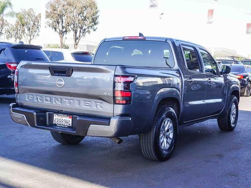 2024 Nissan Frontier SV