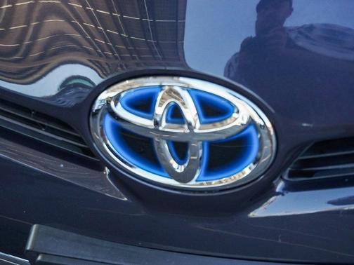2014 Toyota Prius Plug-in Base