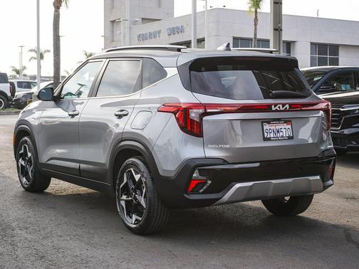 Steel Gray 2024 Kia Seltos EX