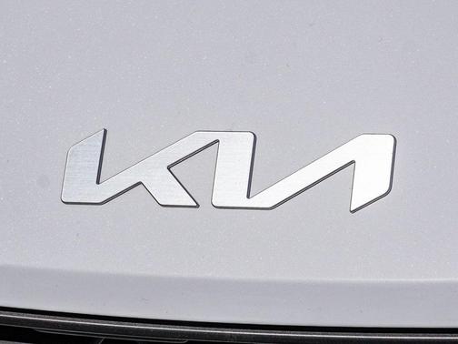 2022 Kia K5 EX