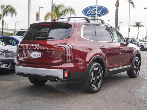 Red 2023 Kia Telluride EX