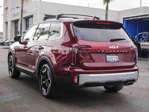 Red 2023 Kia Telluride EX