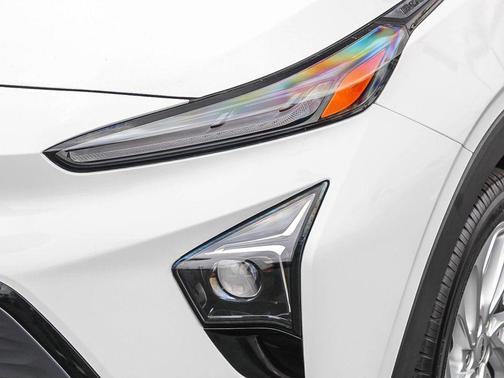 Summit White 2022 Chevrolet Bolt EUV LT