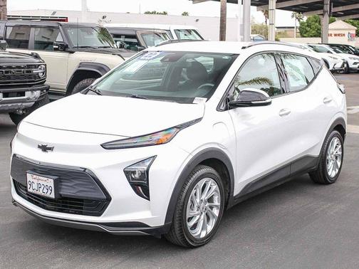 Summit White 2022 Chevrolet Bolt EUV LT