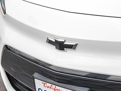 Summit White 2022 Chevrolet Bolt EUV LT