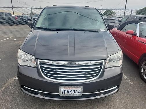 2016 Chrysler Town & Country Touring