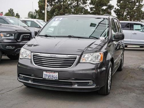 2016 Chrysler Town & Country Touring
