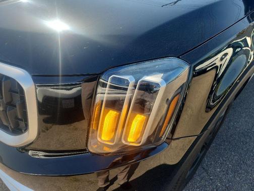 Ebony Black 2024 Kia Telluride EX