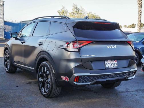 Shadow 2023 Kia Sportage Plug-In Hybrid X-Line Prestige