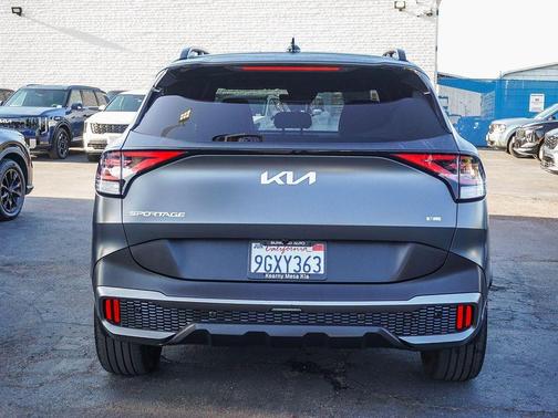 Shadow 2023 Kia Sportage Plug-In Hybrid X-Line Prestige
