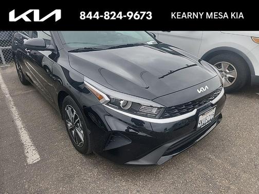 Aurora Black Pearl 2024 Kia Forte LXS