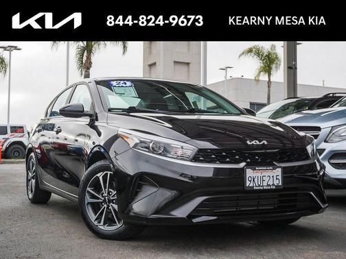 Aurora Black Pearl 2024 Kia Forte LXS