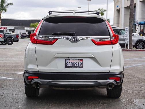 White 2018 Honda CR-V Touring