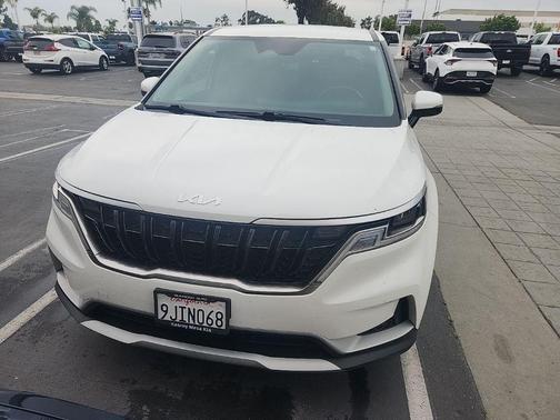 2024 Kia Carnival LX