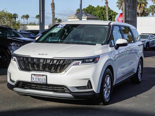 Snow White Pearl 2024 Kia Carnival LX